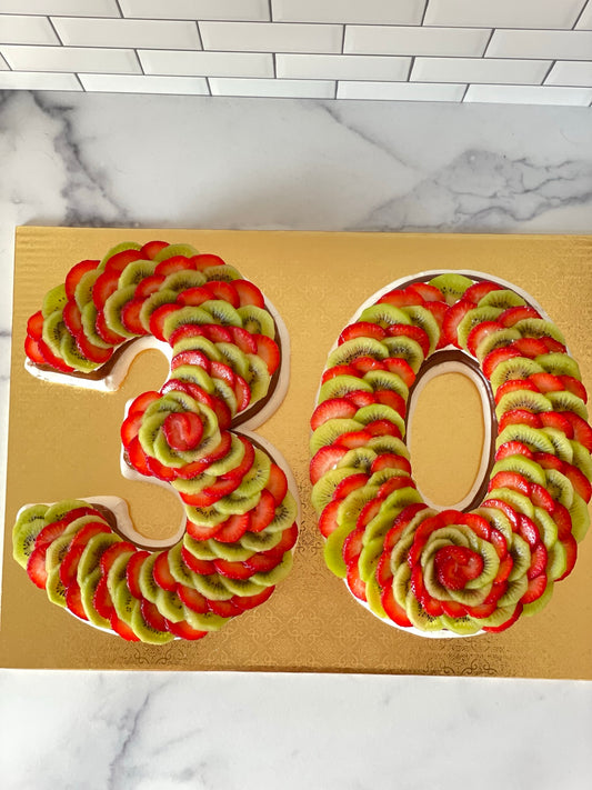 Pavlova de Dos Números o Letras - Kiwi y Fresas