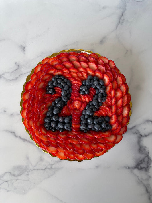 Pavlova Decorada con Números de Moras